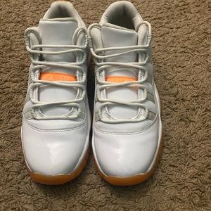 Jordan 11 low bright citrus